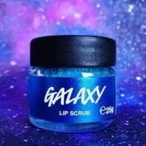 🧚♀️GALAXY Lush DISCONTINUED XMAS LE Lip Scrub NWT